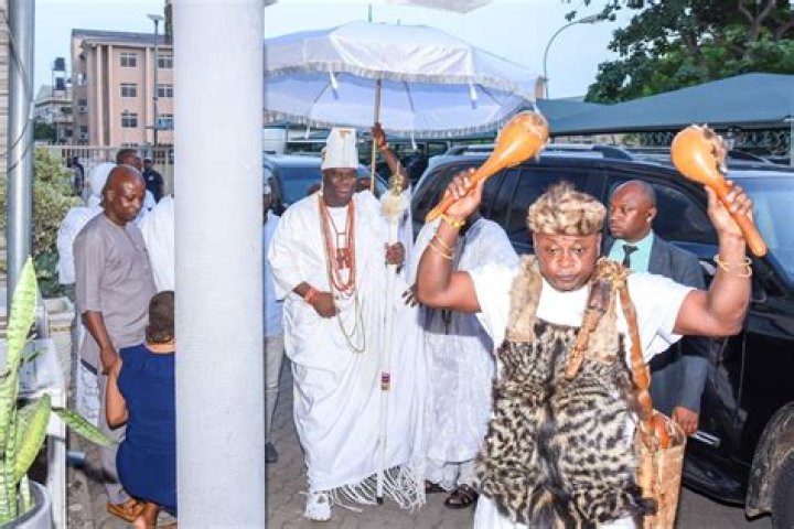 
Two wives of Oba Adeyeye Ogunwusi has reportedly fought dirty over parking space 